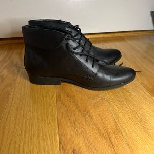 NWOT London Fog Black Lace-Up Ankle Booties Sz 10